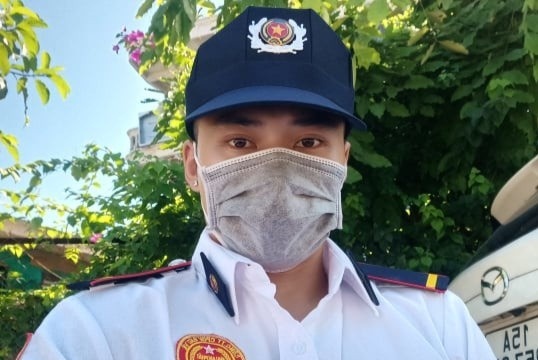 Cau thu CLB Quang Ninh lam bao ve hinh anh