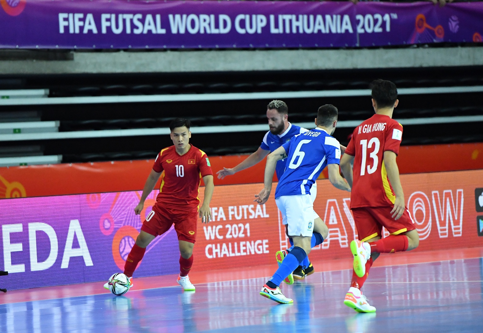 viet nam - brazil futsal anh 1
