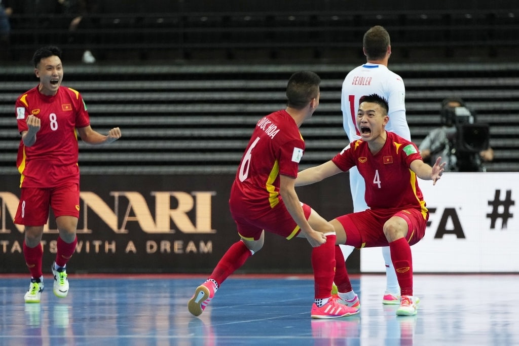 tuyen futsal viet nam gap ai anh 1