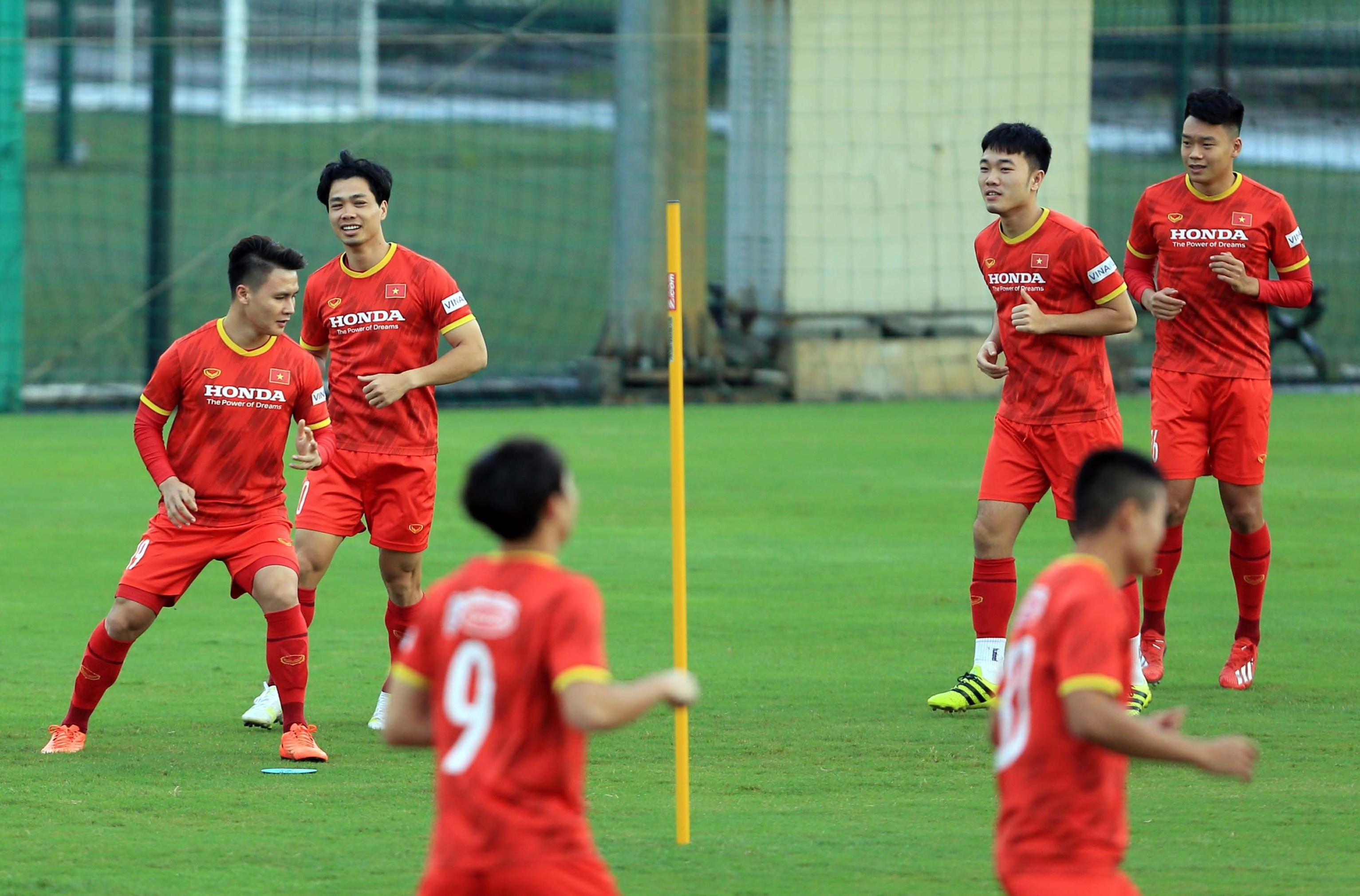 thanh chung chan thuong anh 1