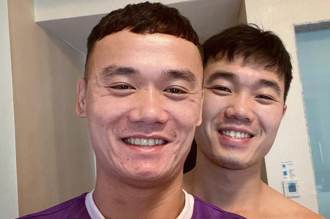 Xuan Truong nhan tin dong vien dong doi bi loai hinh anh