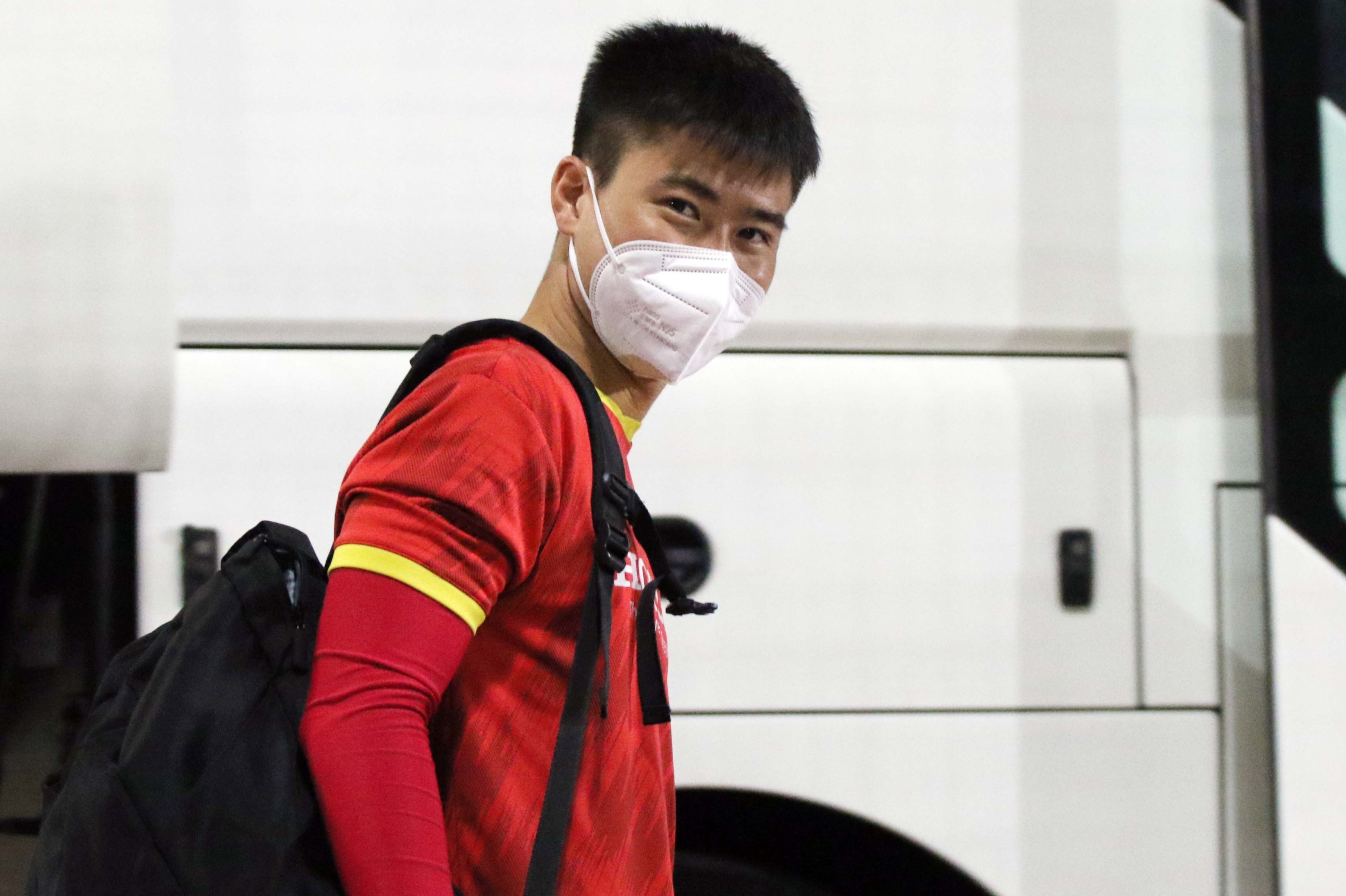 Duy Manh chong day khi dong doi da nghi tap hinh anh