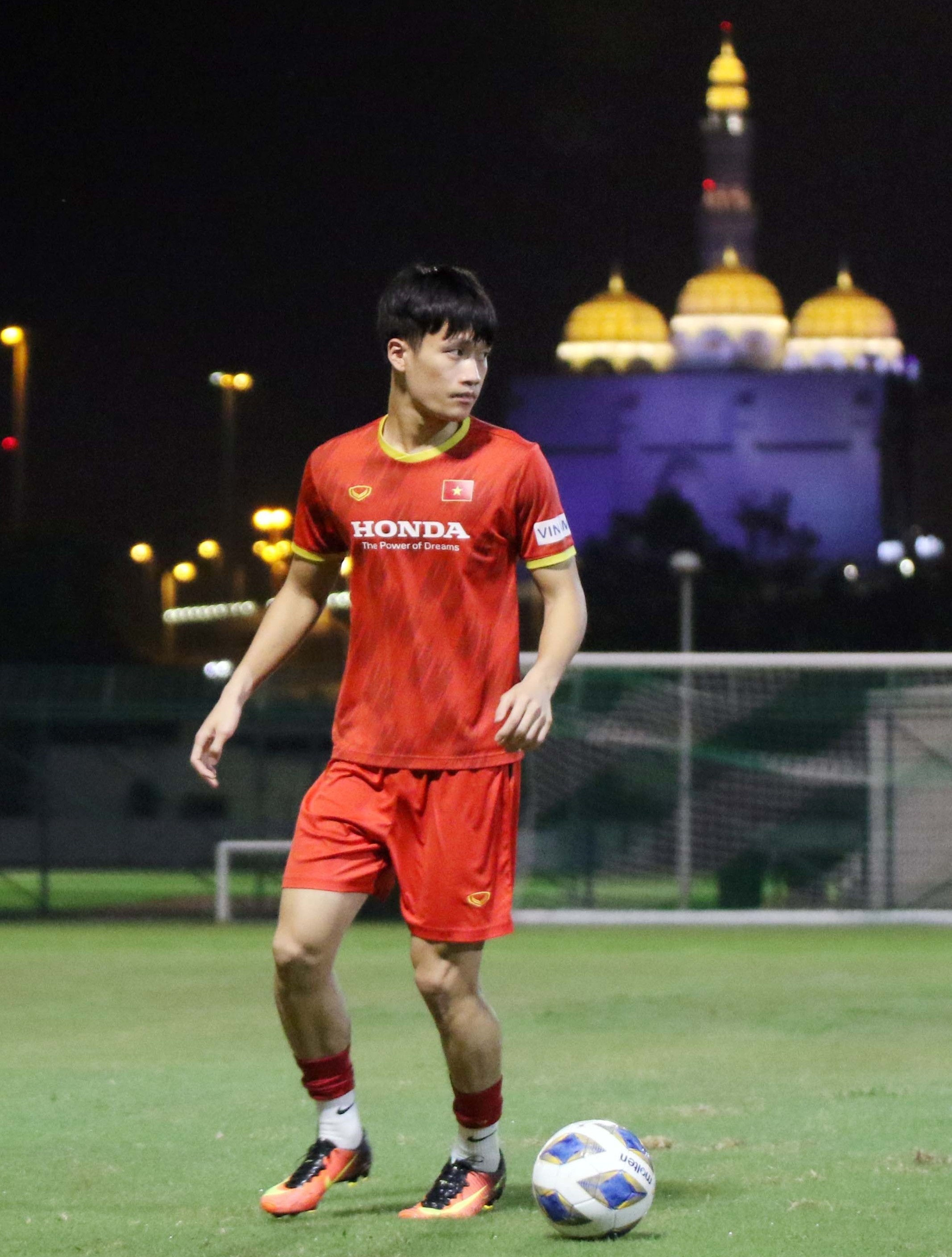 que ngoc hai chan thuong anh 5