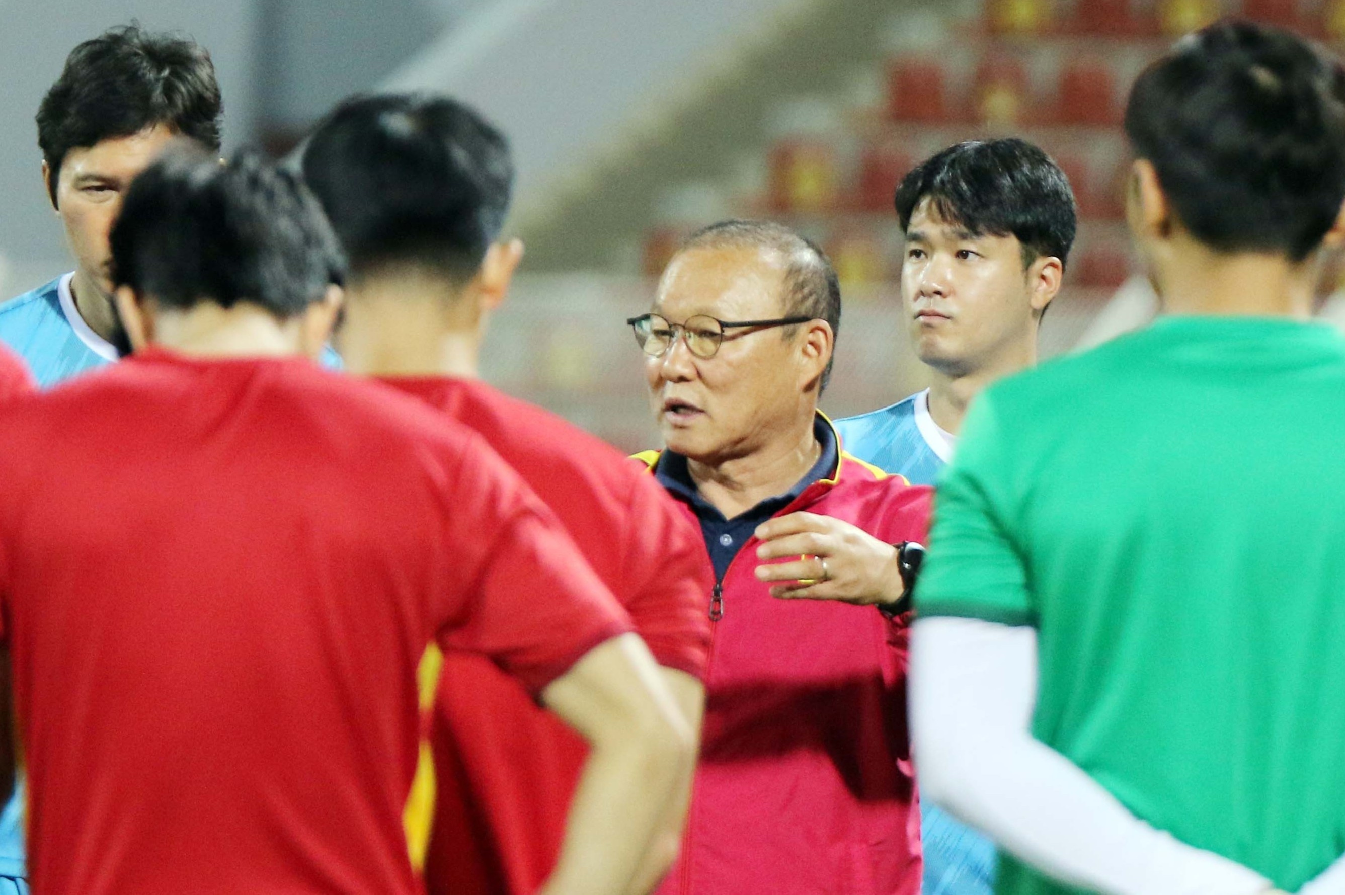 HLV U22 Tajikistan: 'Chuc tuyen Viet Nam may man truoc Oman' hinh anh