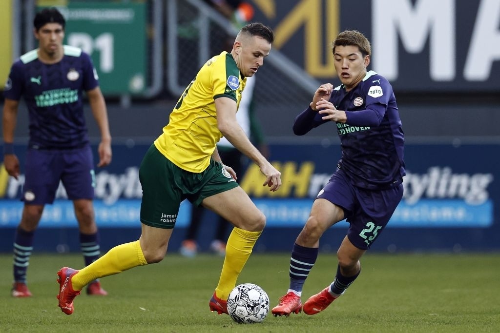 tuyen thu nhat ban toa sang o chau au anh 1