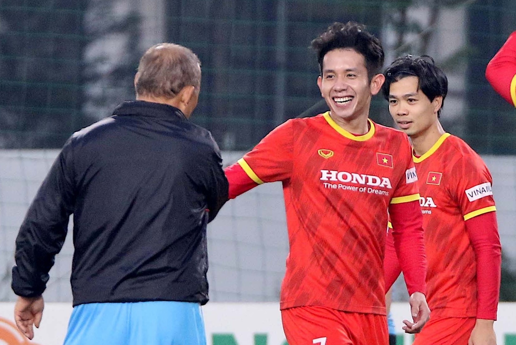 Tuyen Viet Nam tro lai tap luyen sau tran thua Nhat Ban hinh anh