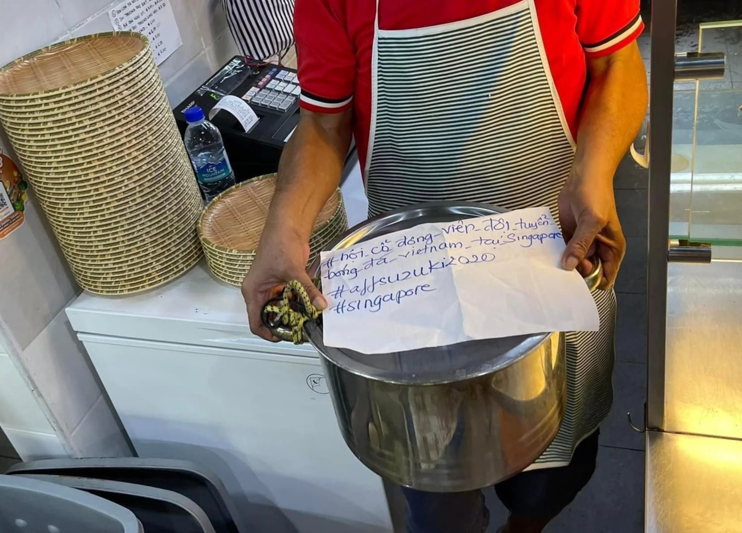 tuyen viet nam duoc tiep te do an anh 2