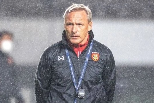 HLV tuyen Myanmar: 'Nhieu doi o AFF Cup da hay hon Thai Lan' hinh anh