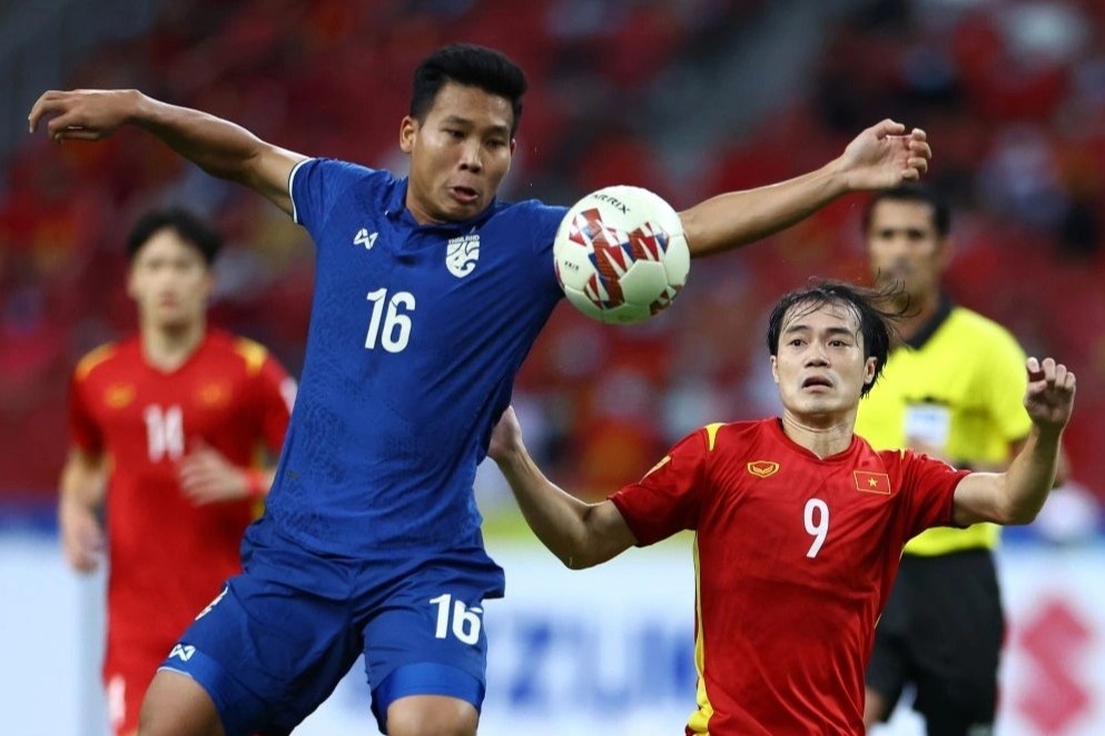 Cuu HLV tuyen Thai Lan: 'Dung danh gia thap Viet Nam o luot ve' hinh anh