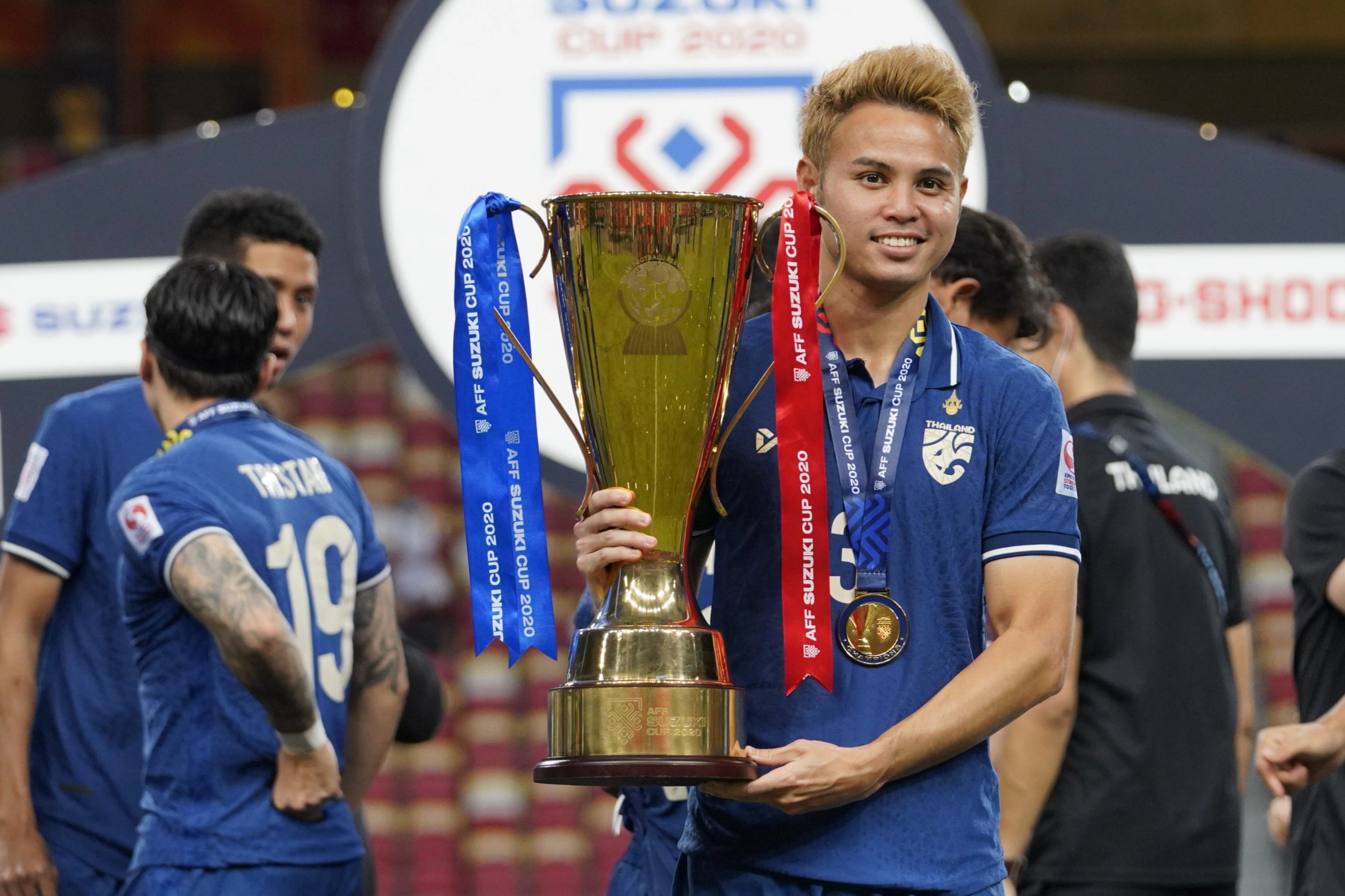 Cuu HLV tuyen Thai Lan mong doi nha phan dau du World Cup hinh anh