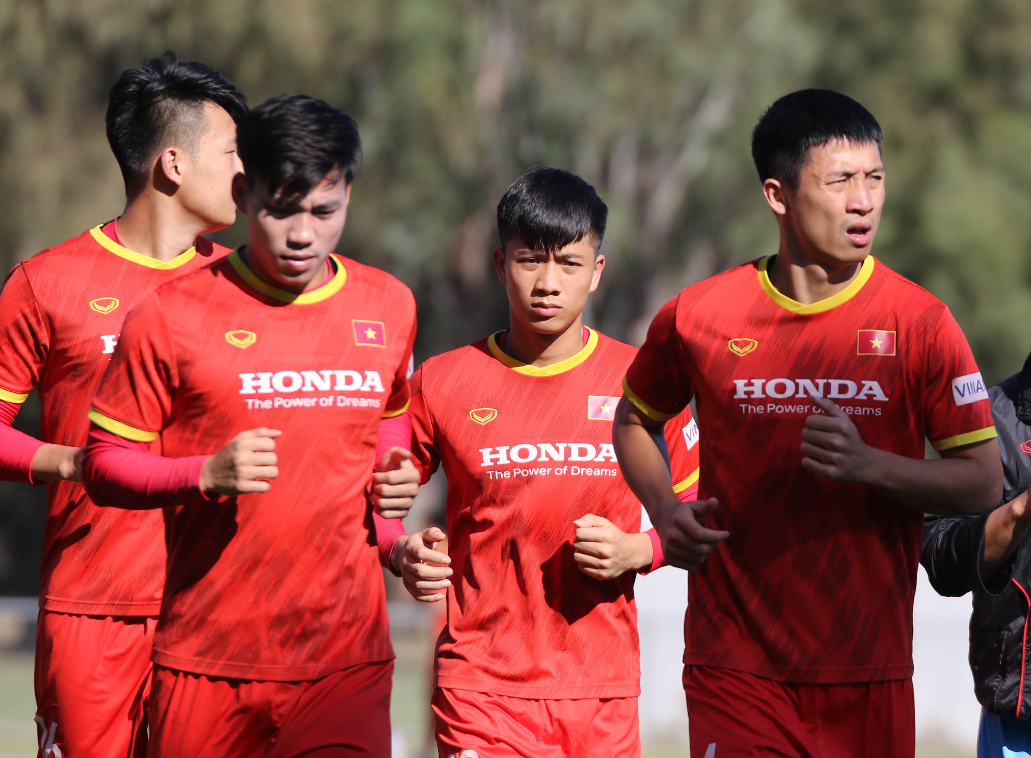 'Toi xa vo 14 ngay de di xem tran Viet Nam - Australia' hinh anh