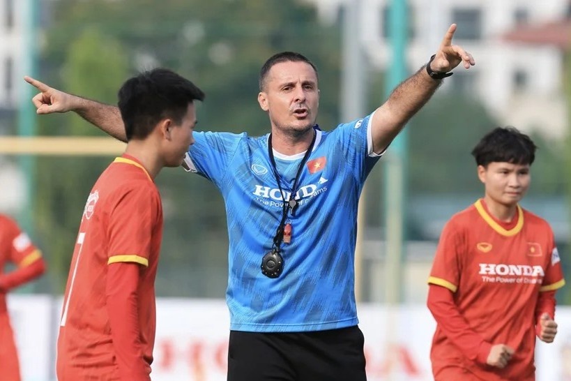 HLV Cedric: 'Toi som biet tuyen nu Viet Nam co the du World Cup' hinh anh