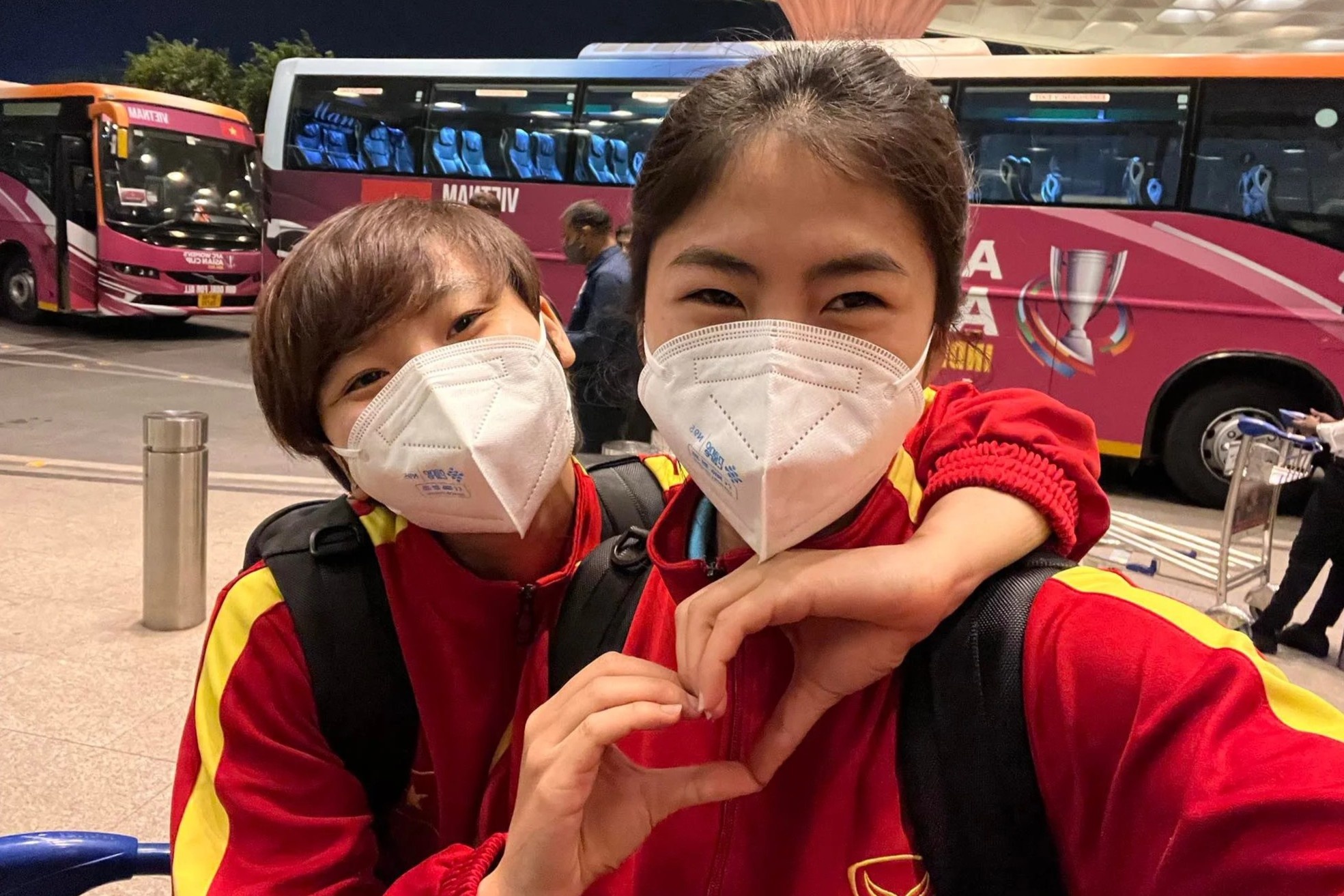 Tuyen nu Viet Nam roi An Do trong dem hinh anh