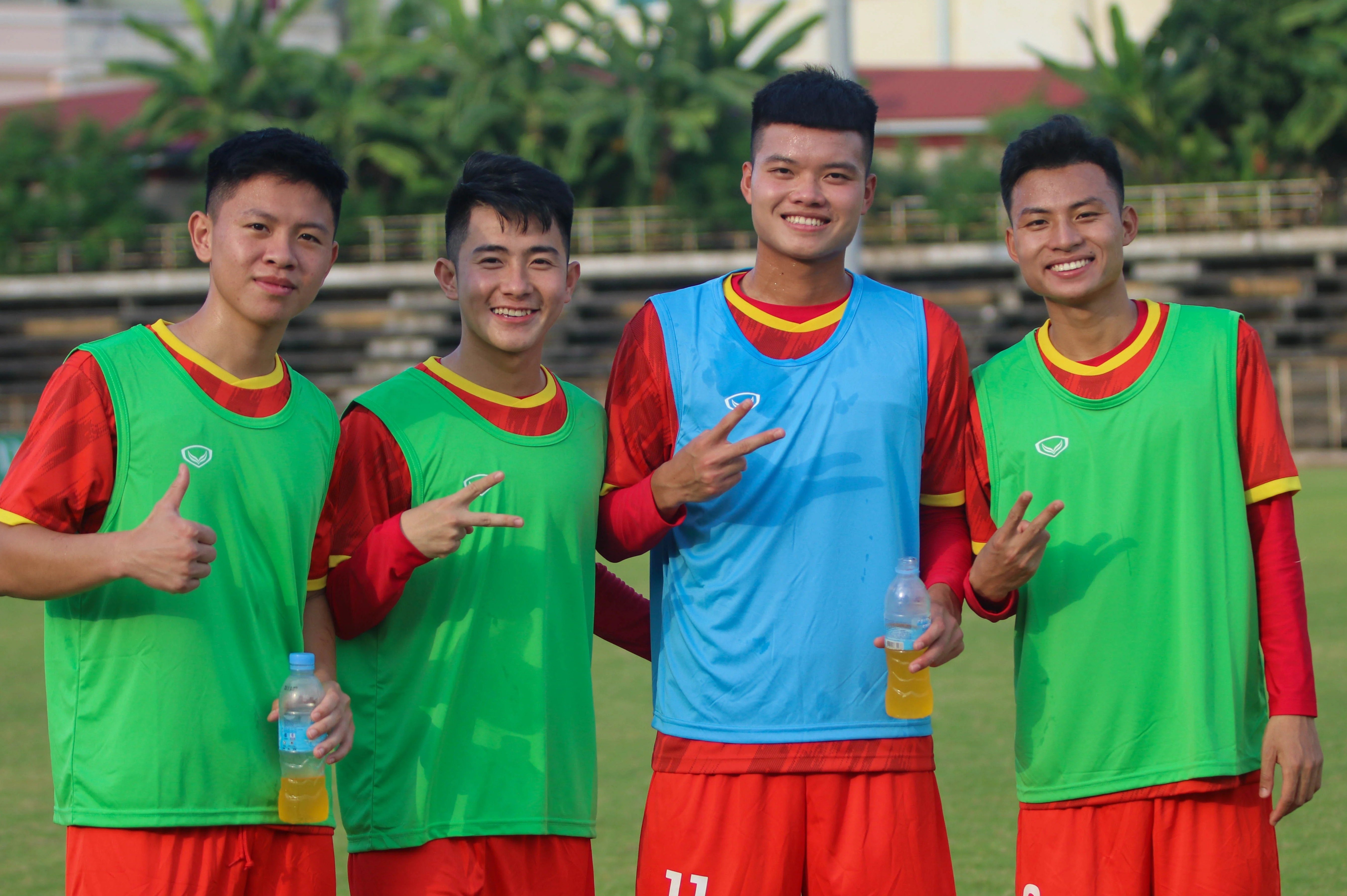 U23 Viet Nam tap buoi cuoi truoc tran gap Singapore hinh anh