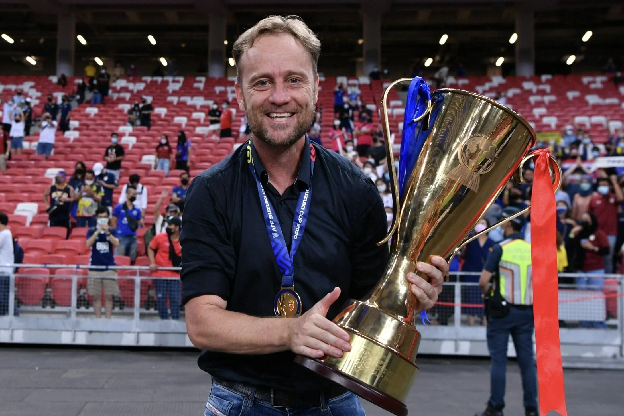 HLV Polking dat muc tieu dua Thai Lan du World Cup hinh anh