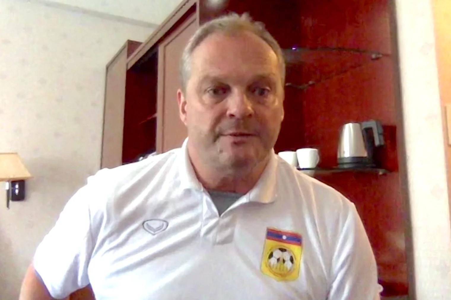 HLV doi Lao: 'Chung toi se hoc U23 Viet Nam cach danh bai Thai Lan' hinh anh