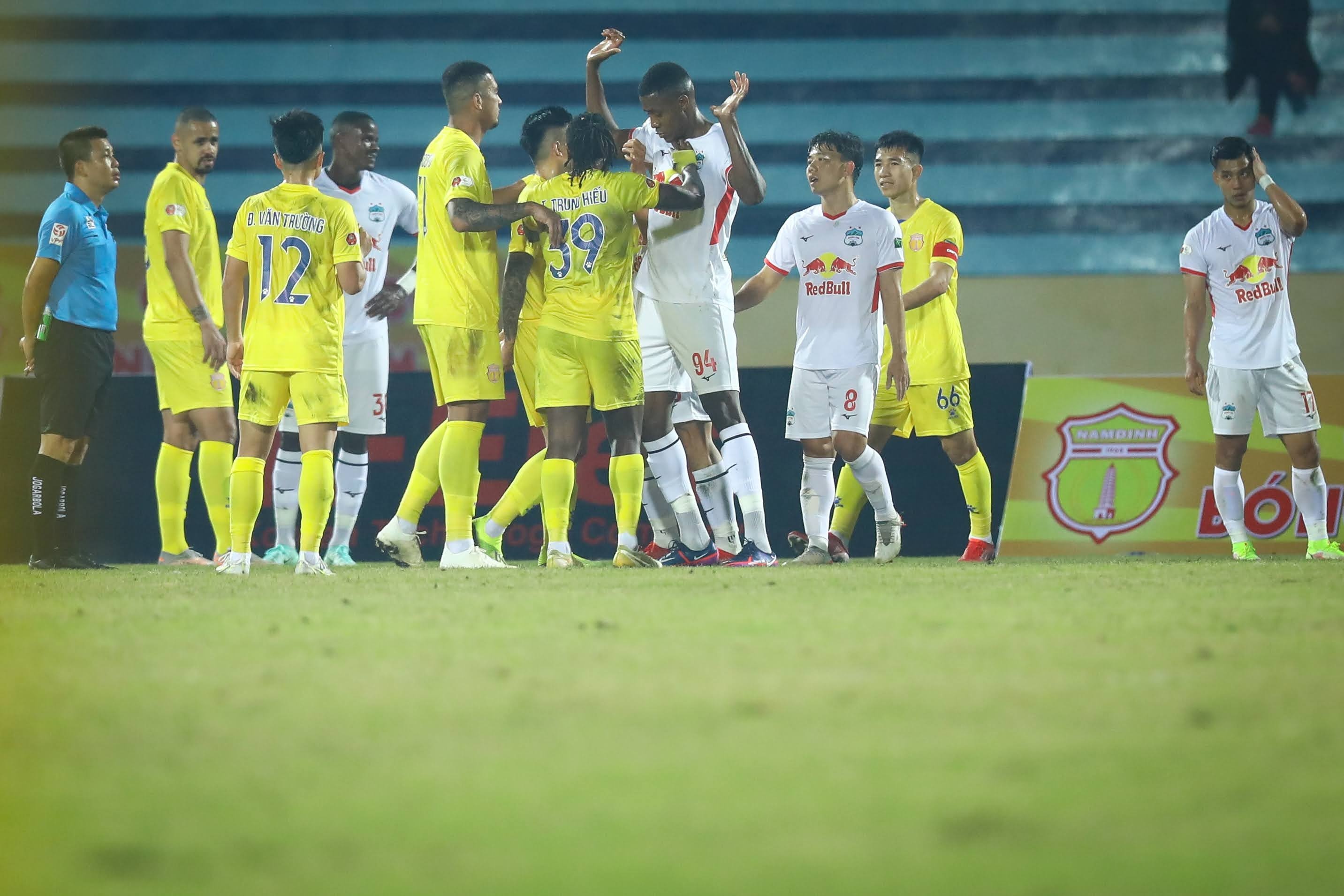 nam dinh - hagl anh 3