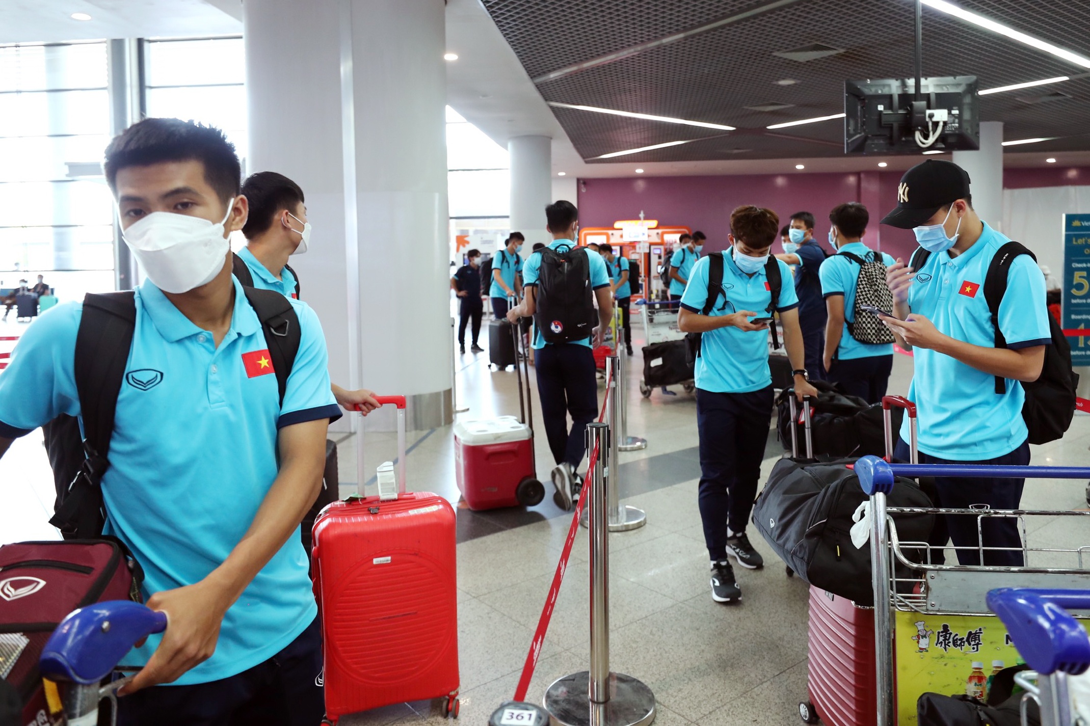 u23 viet nam ve nuoc anh 7