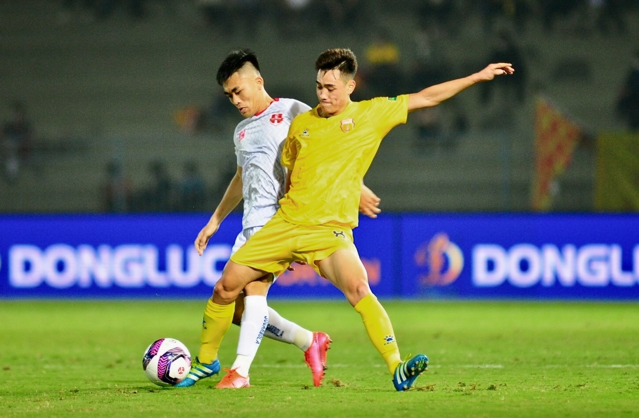 hai phong 2-1 nam dinh anh 1
