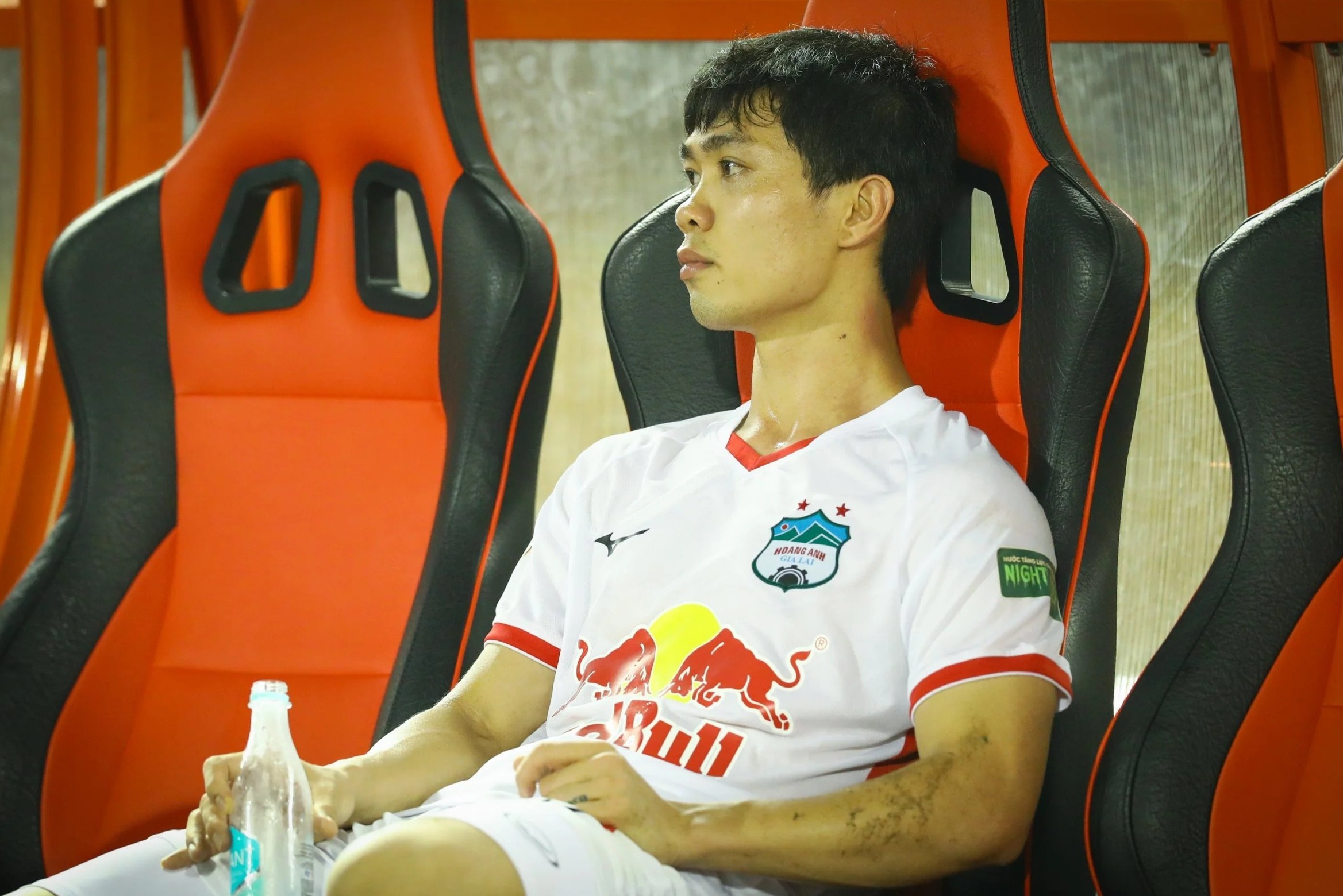 Tran HAGL - CLB Viettel khong don khan gia hinh anh