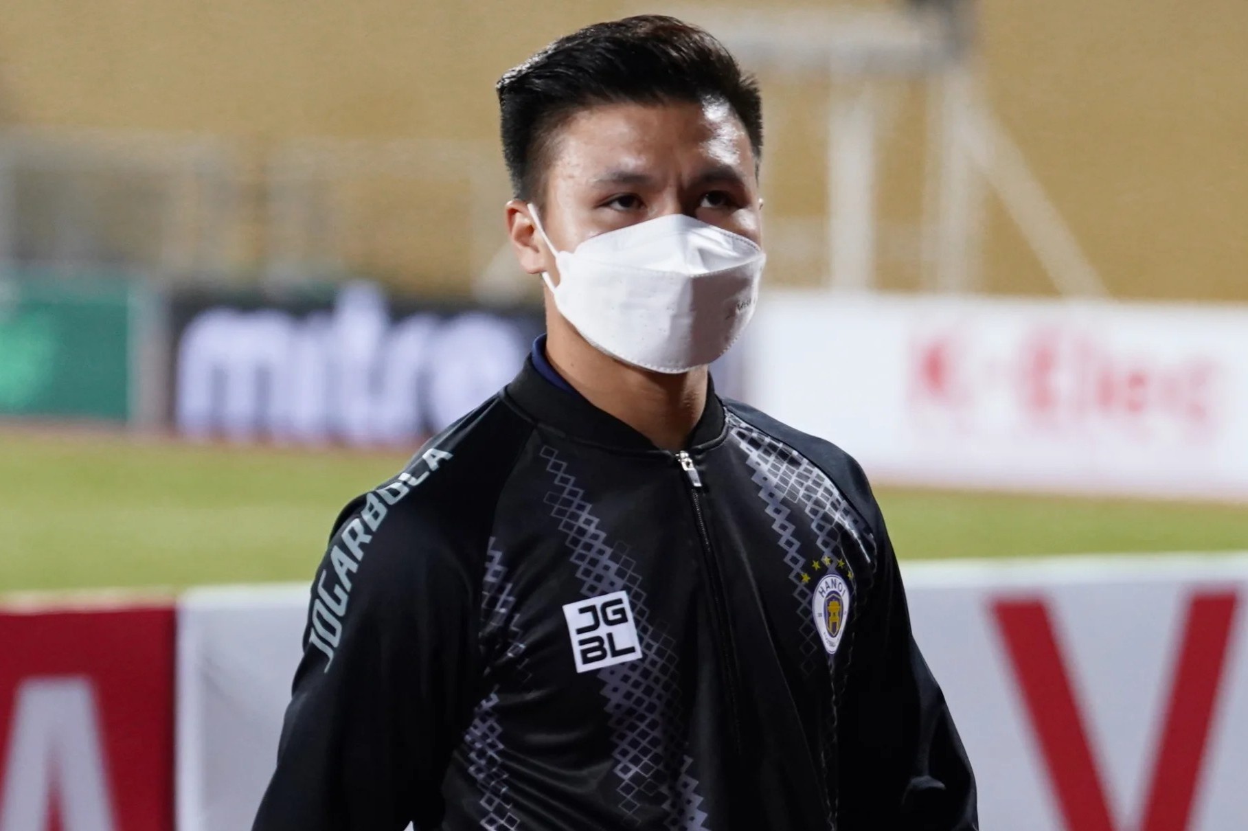 HLV Duc Thang: 'Quang Hai nen ra nuoc ngoai' hinh anh