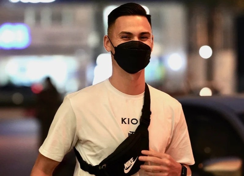 Tan binh Schmidt duoc san don trong ngay hoi quan tuyen Viet Nam hinh anh