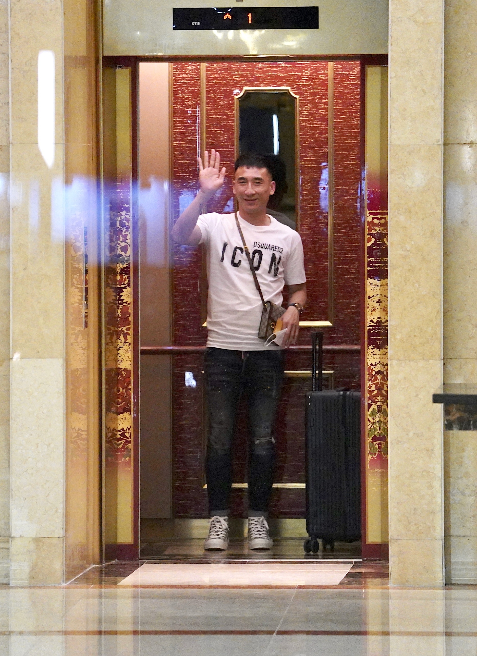 adriano schmidt anh 8