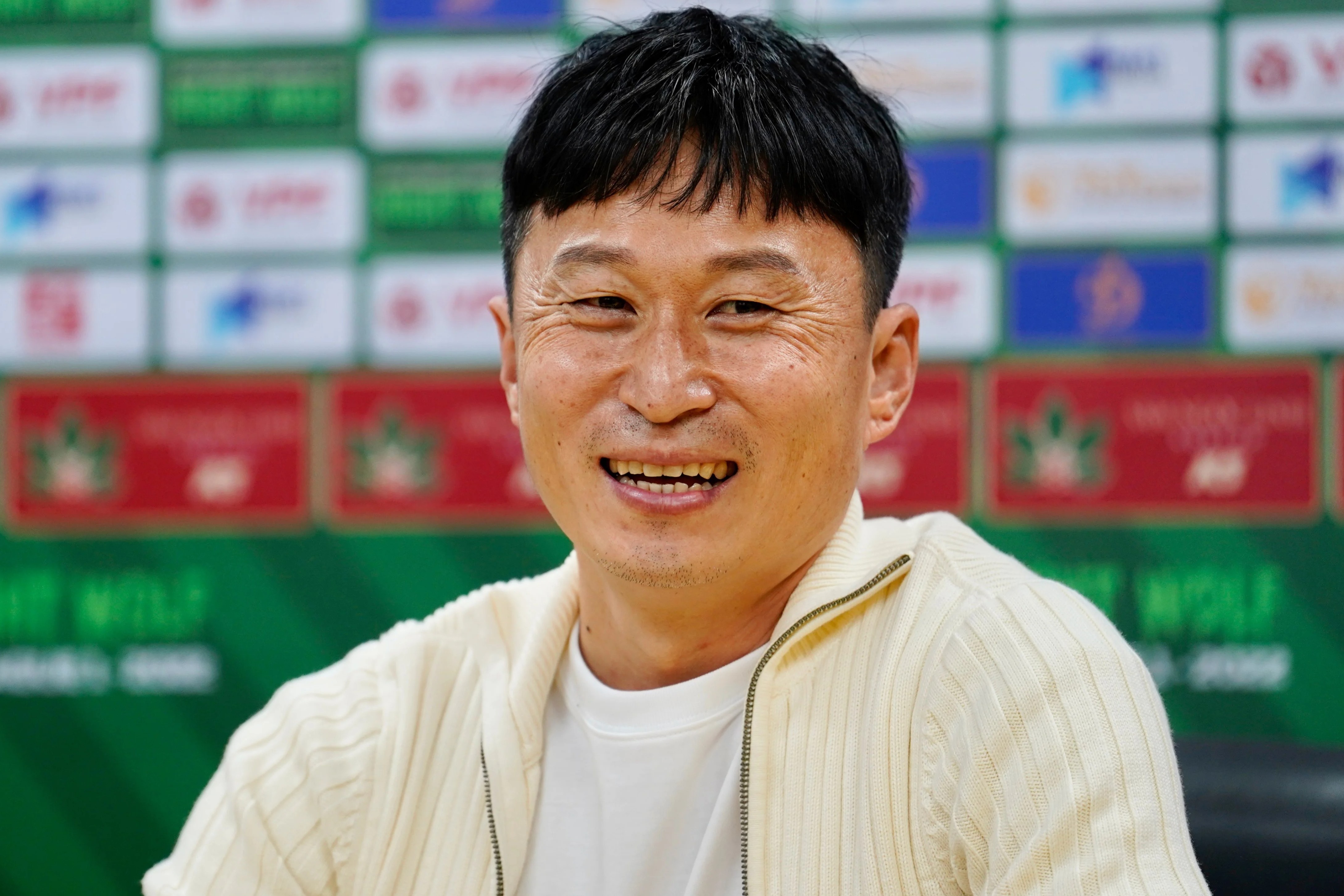 HLV CLB Ha Noi: 'Toi muon trao huy chuong cho Quang Hai' hinh anh