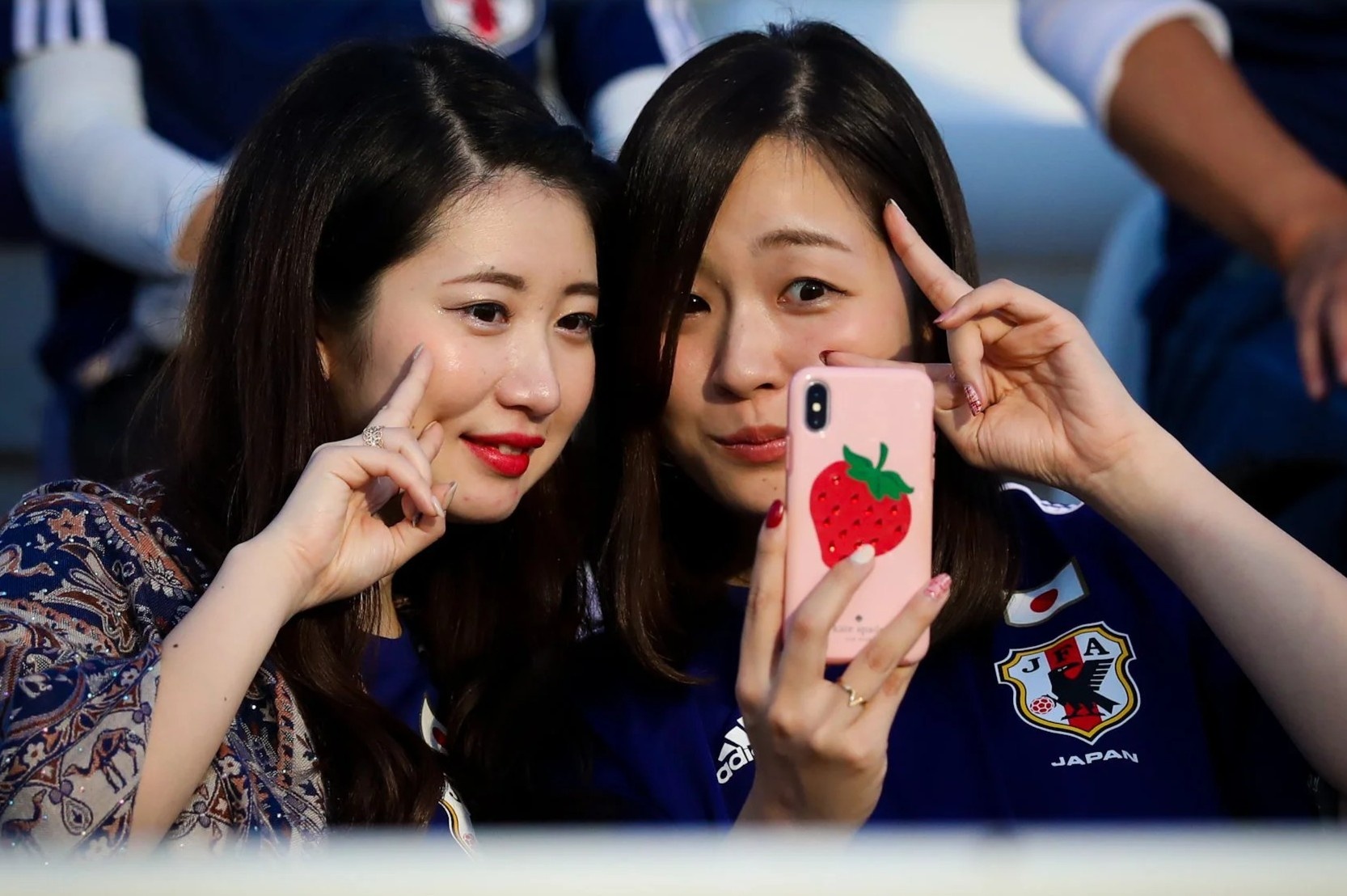 60.000 nguoi den xem tran Nhat Ban - Viet Nam hinh anh