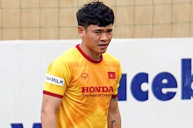 Nguyen Manh nhan loi sau ban thua cua tuyen Viet Nam truoc Nhat Ban hinh anh