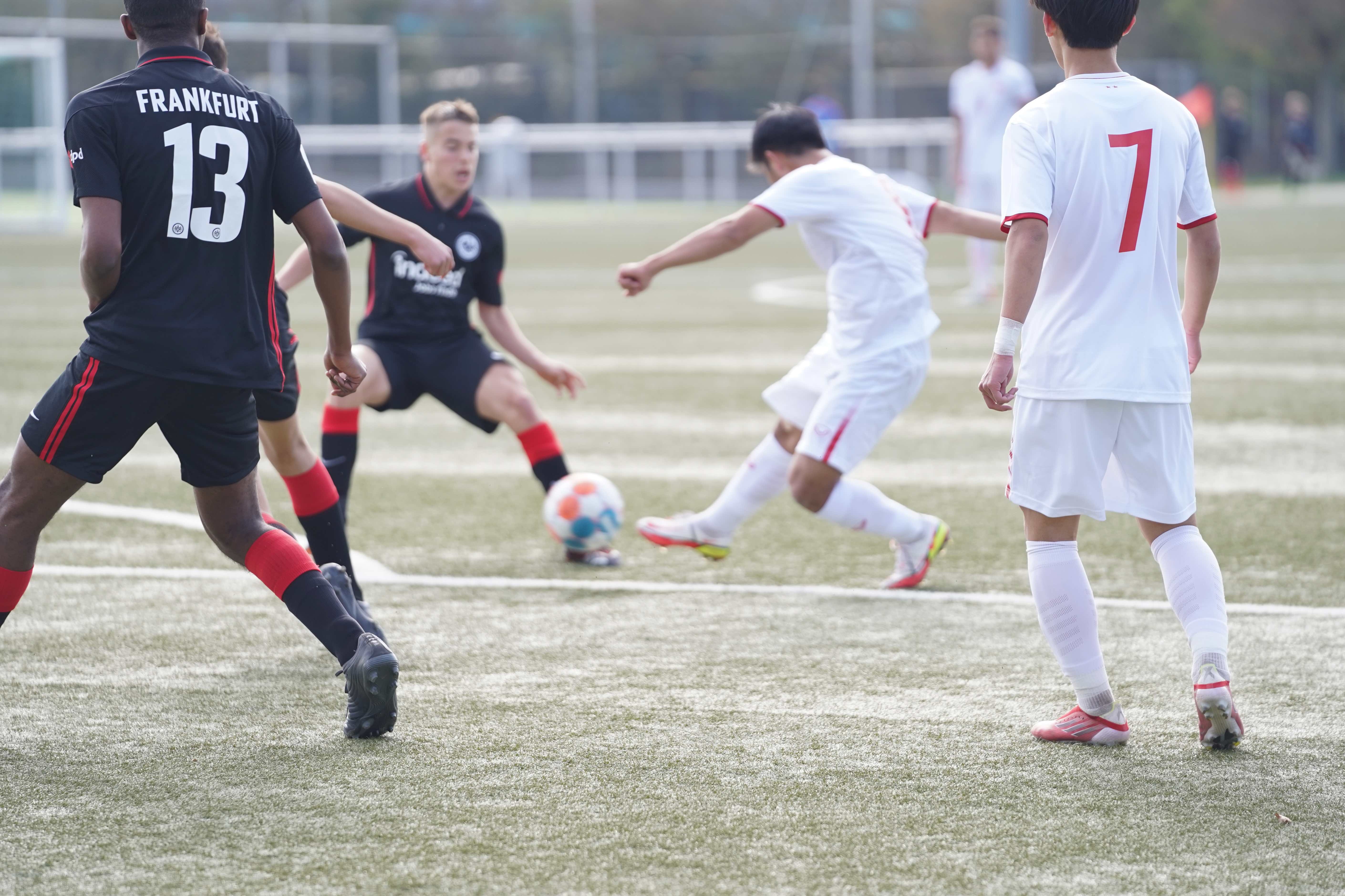u17 viet nam vs u16 eintracht frankfurt anh 1