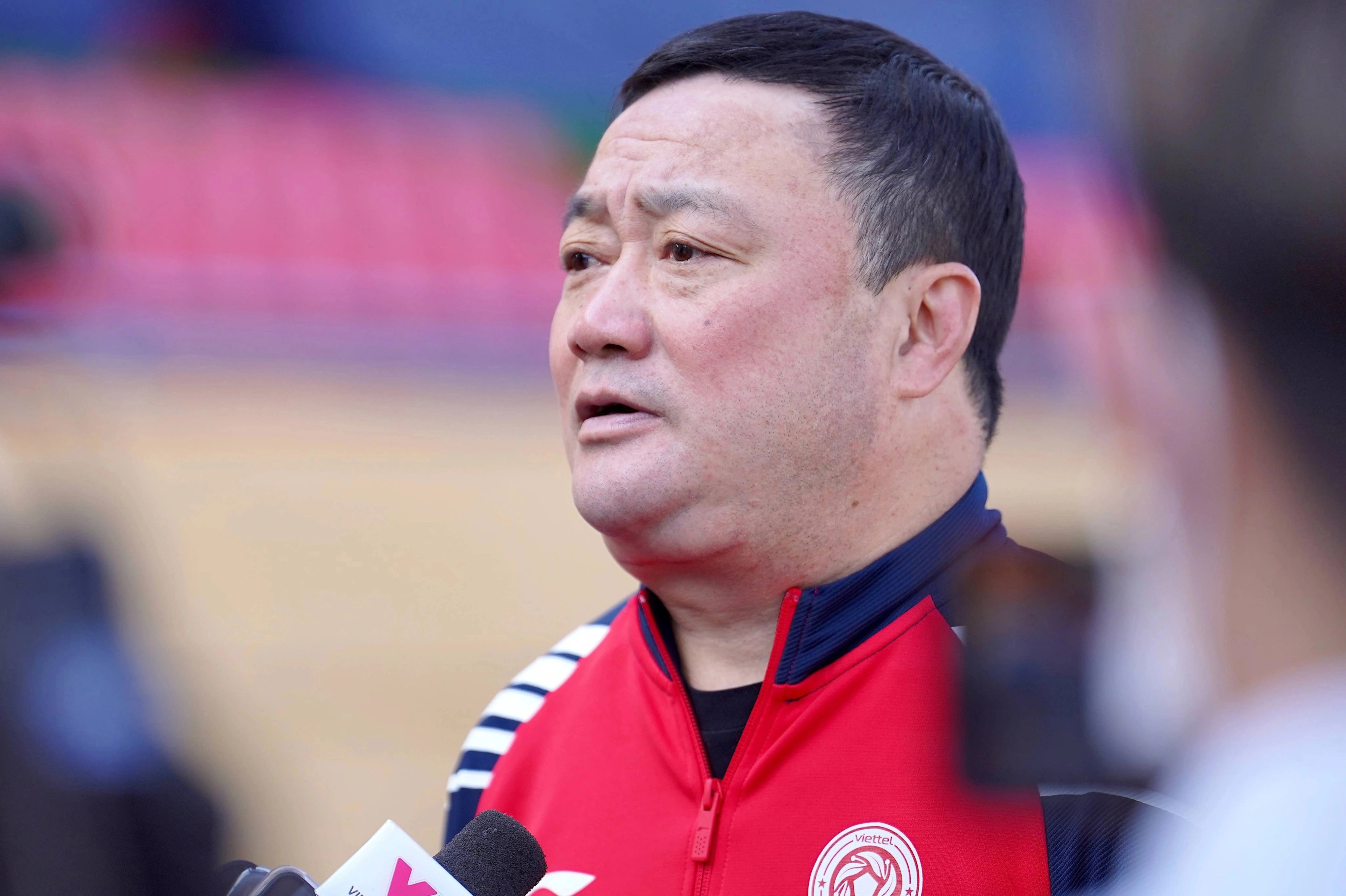 HLV Truong Viet Hoang: 'Hoang Duc se phat trien hon neu ra chau A' hinh anh