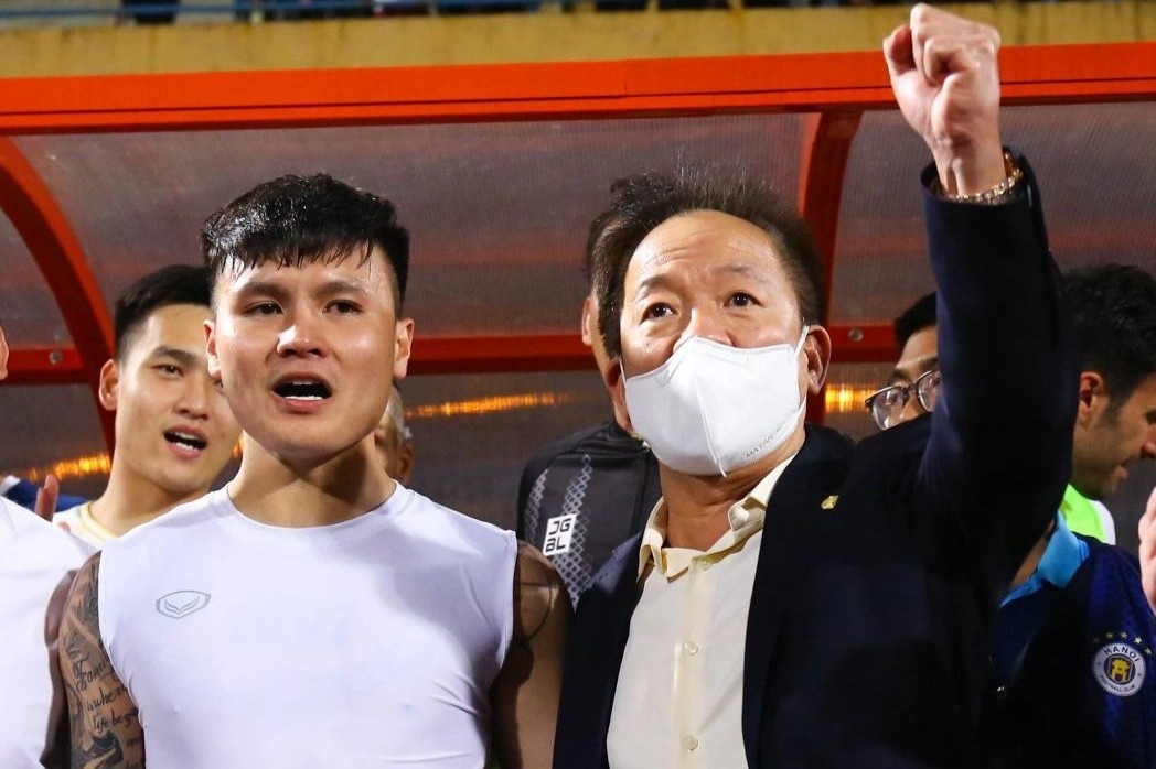 Bau Hien chuc Quang Hai thanh cong khi xuat ngoai hinh anh