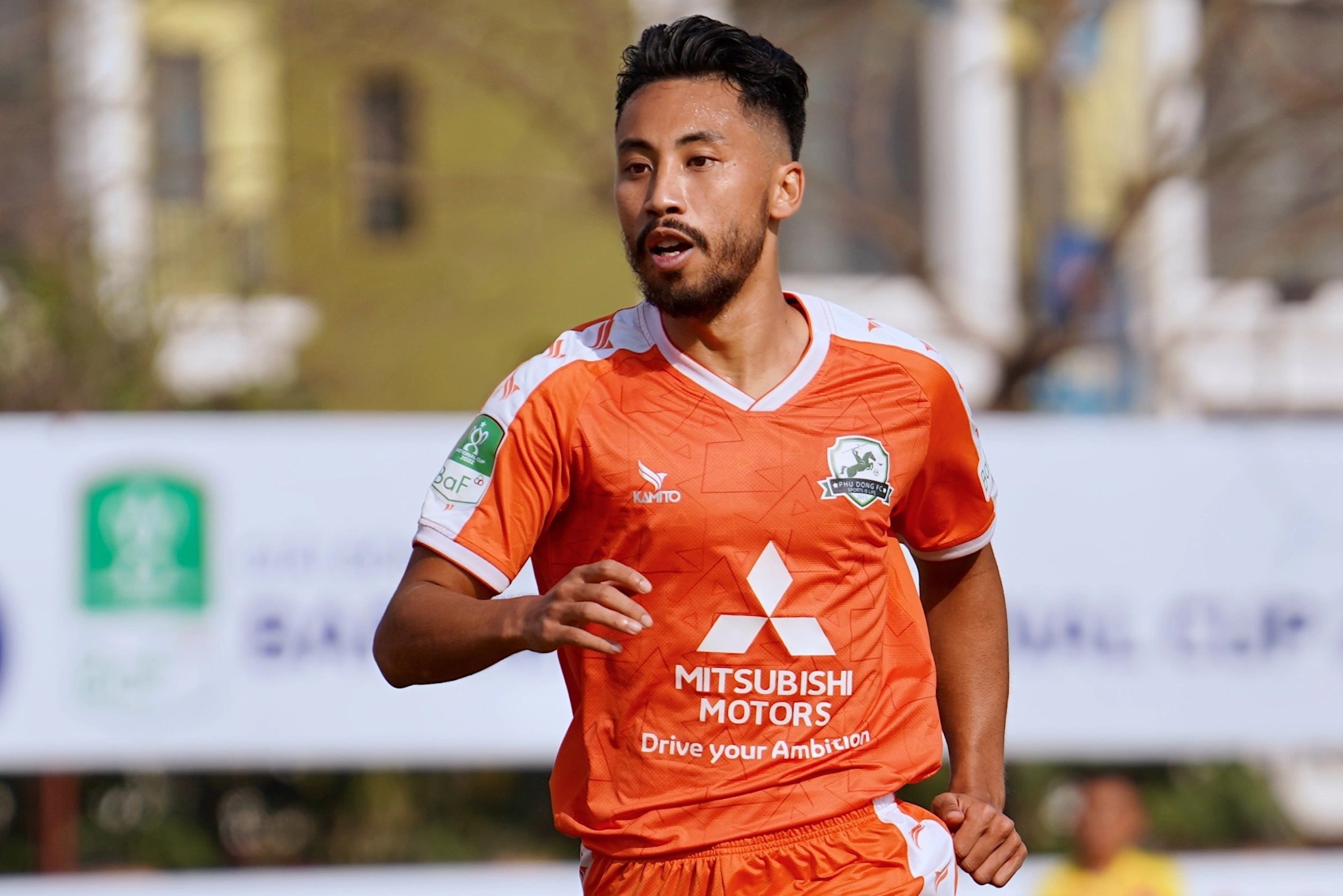 Vincent Trong Tri lap kien tao trong tran dau tien o Viet Nam hinh anh