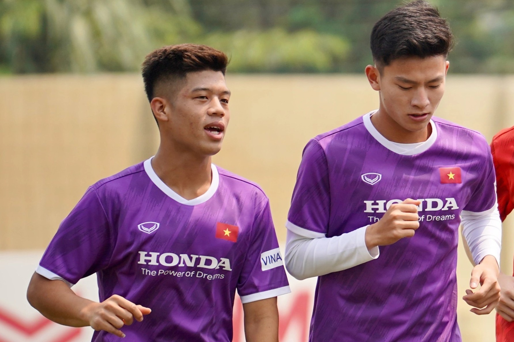 U23 Viet Nam ra san tap voi 6 cau thu hinh anh