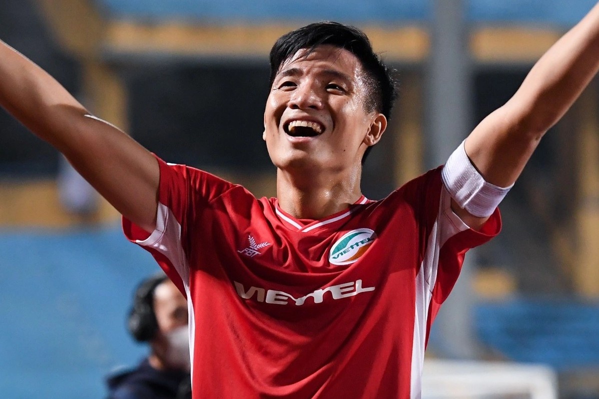 Ha Noi FC tinh 'tau' doi truong cua The Cong Viettel hinh anh