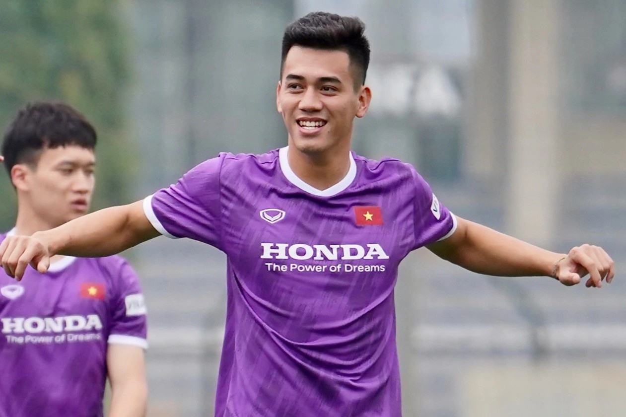 Tien Linh, Hung Dung tap buoi dau voi U23 Viet Nam hinh anh
