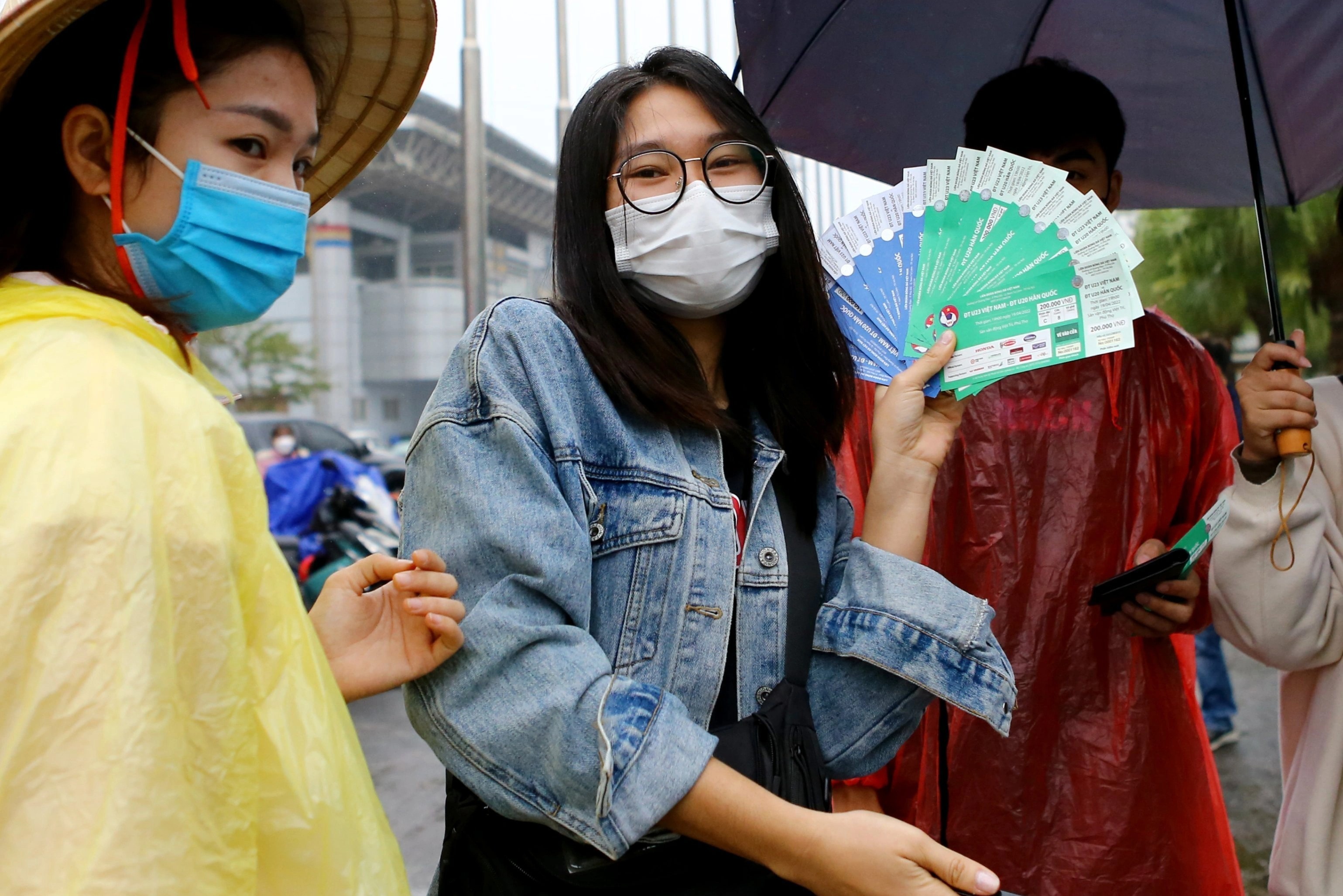 Nguoi dan doi mua mua ve xem U23 Viet Nam - U20 Han Quoc hinh anh