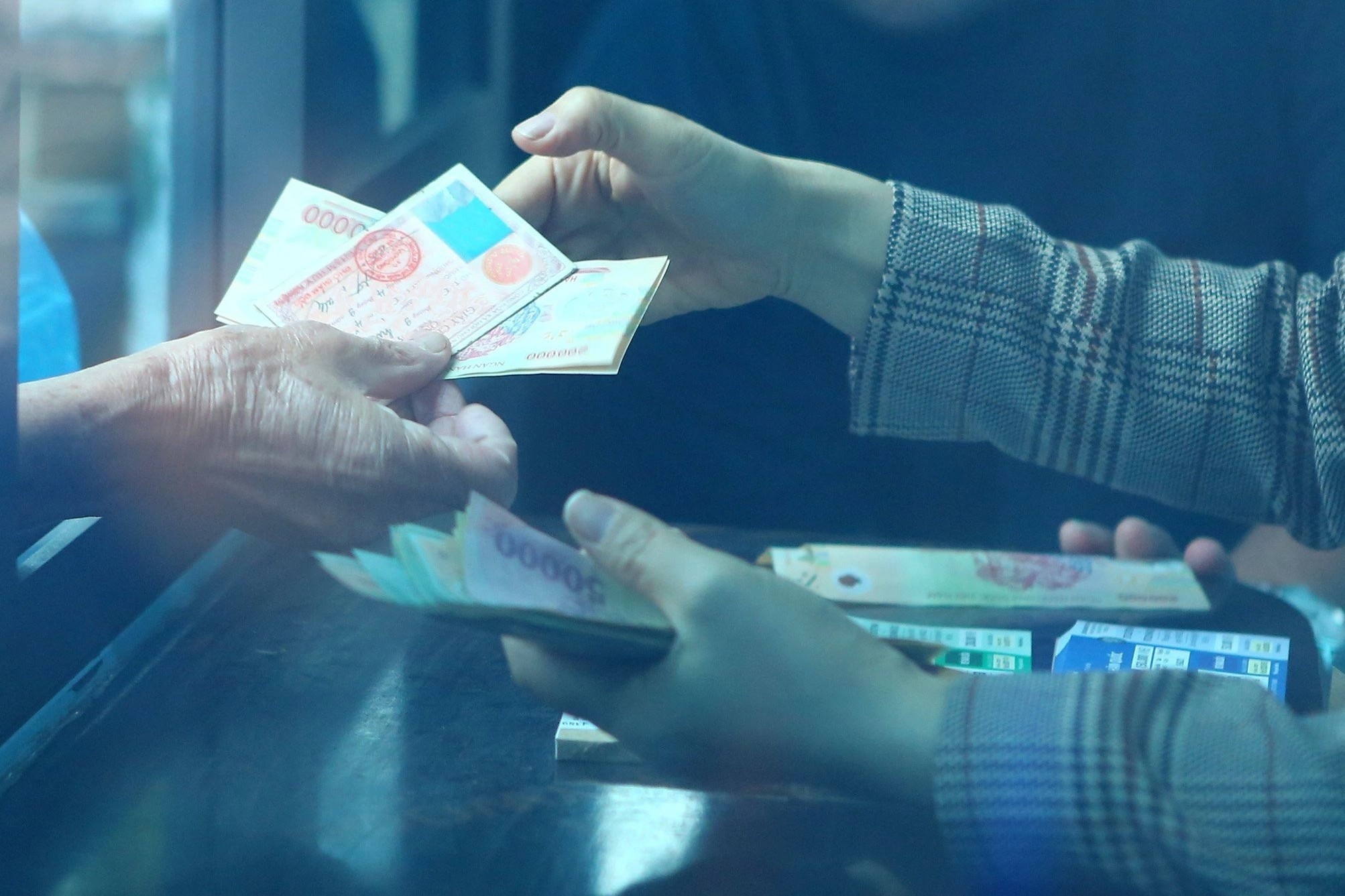 Ve tran tuyen Viet Nam gap Singapore va An Do cao nhat 500.000 dong hinh anh