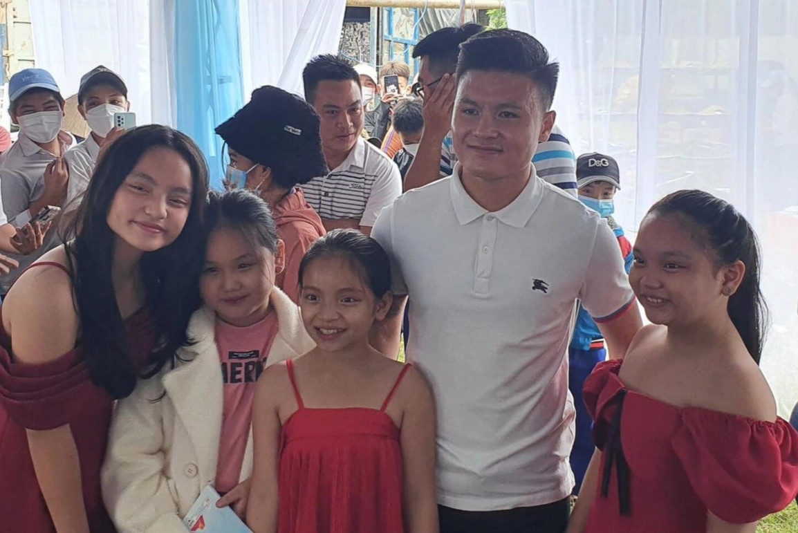 Quang Hai, Duc Chinh du le cuoi Tan Tai hinh anh