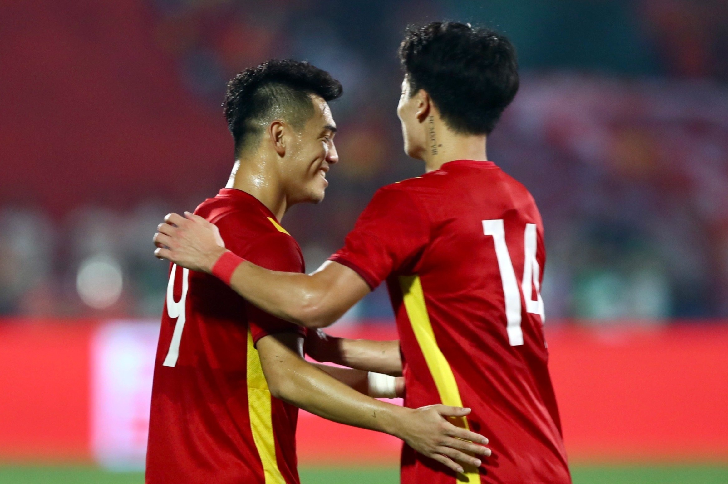 Vi sao U23 Viet Nam mac ao khong ten o SEA Games 31? hinh anh