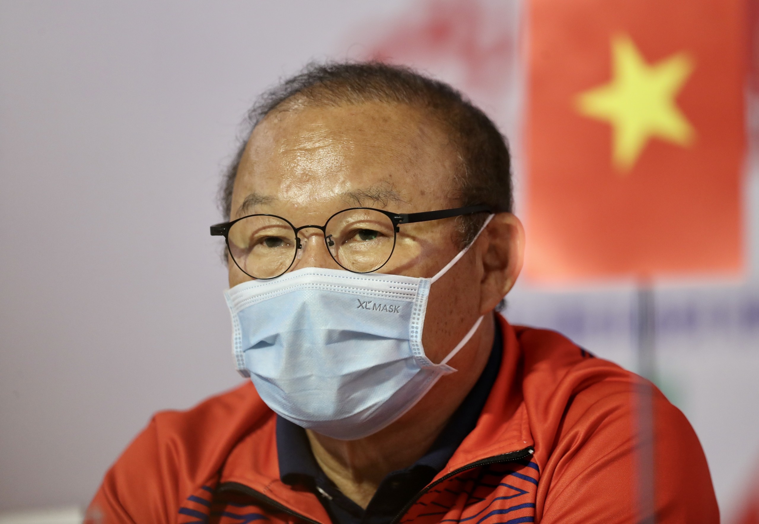 HLV Park: 'Tien Linh nen tiet che, tranh the vang khong can thiet' hinh anh