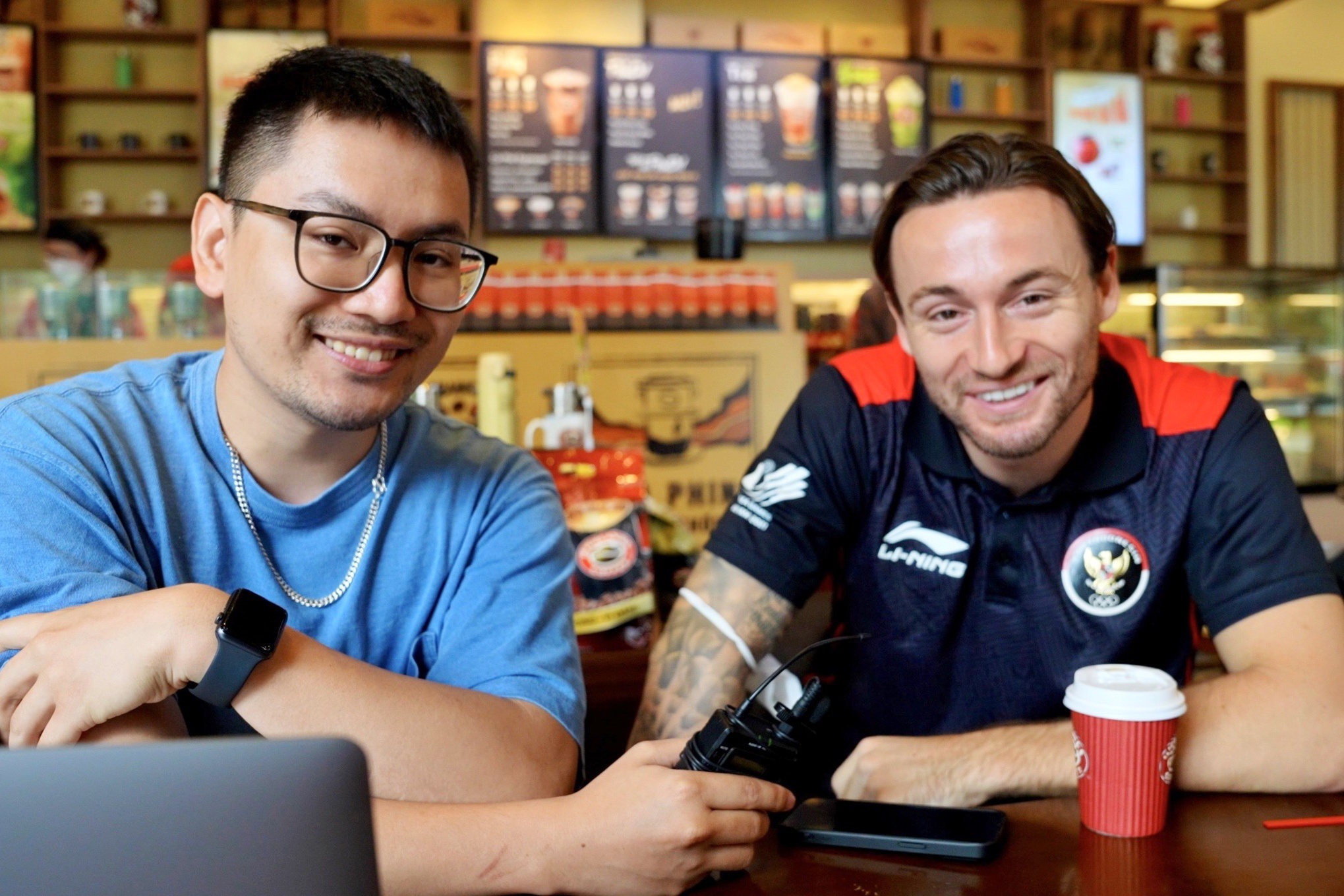 Marc Klok: 'Ong Park va HLV Shin deu nong tinh' hinh anh