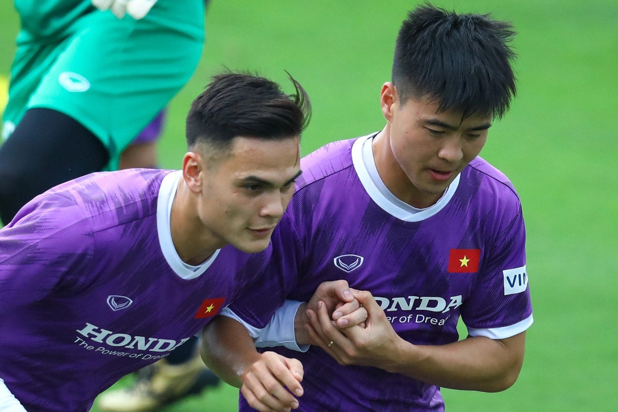 Duy Manh: 'Anh Duc se ho tro tot cho hang cong tuyen Viet Nam' hinh anh