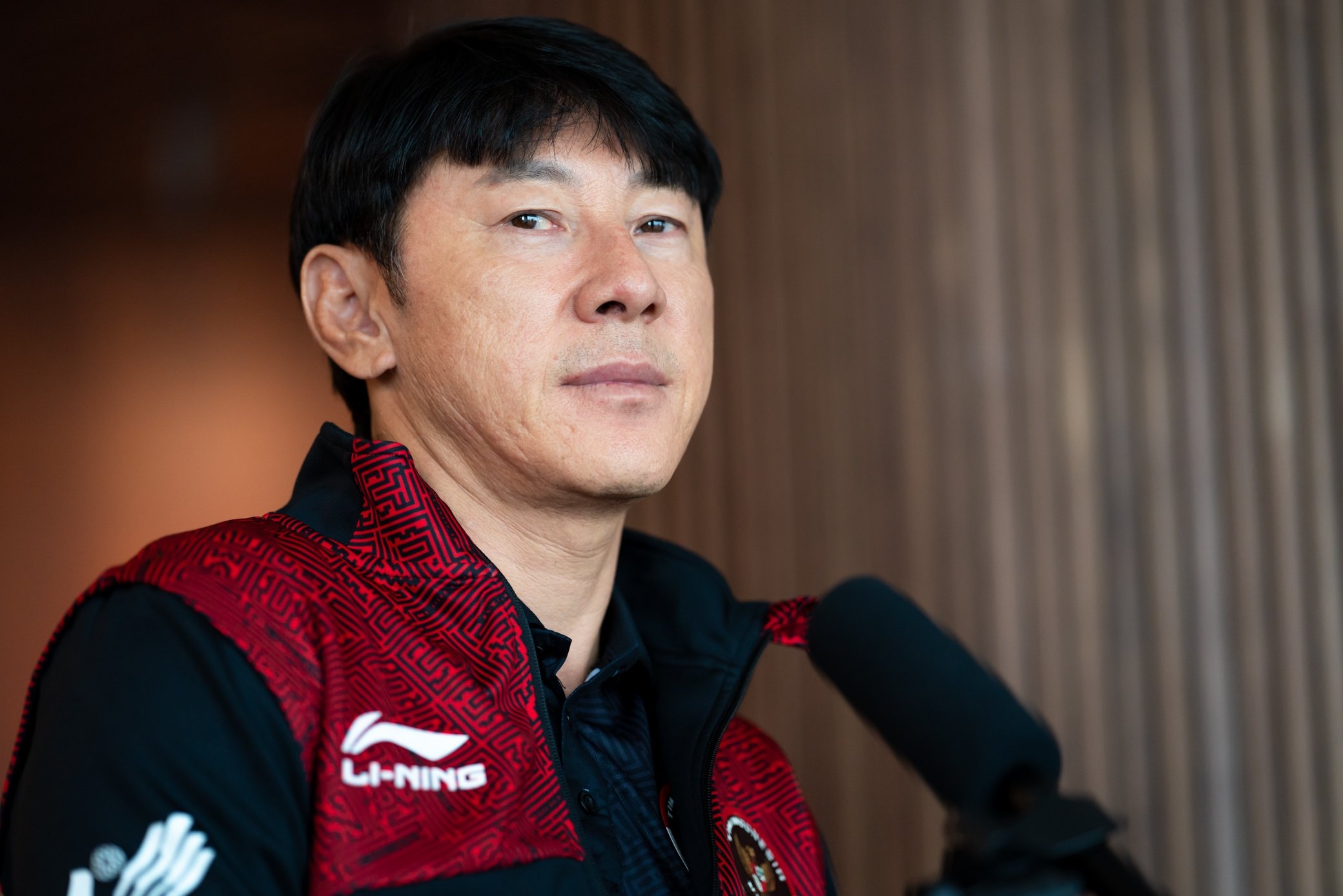 HLV Shin: 'Khong hieu sao toi voi ong Park chang con than nhau' hinh anh