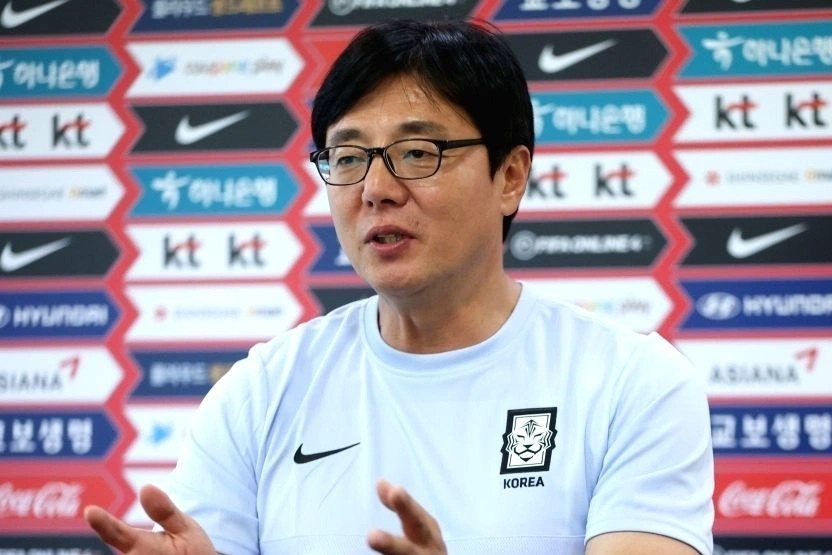 HLV U23 Han Quoc: 'Toi khong co nhieu thong tin ve U23 Viet Nam' hinh anh
