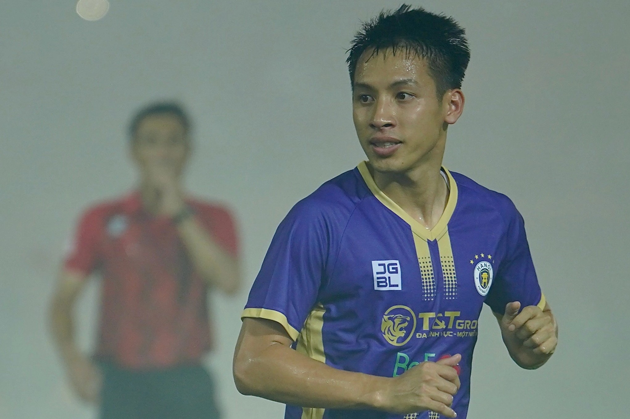 Hung Dung bi om 2 tuan truoc khi tuyen Viet Nam hoi quan hinh anh