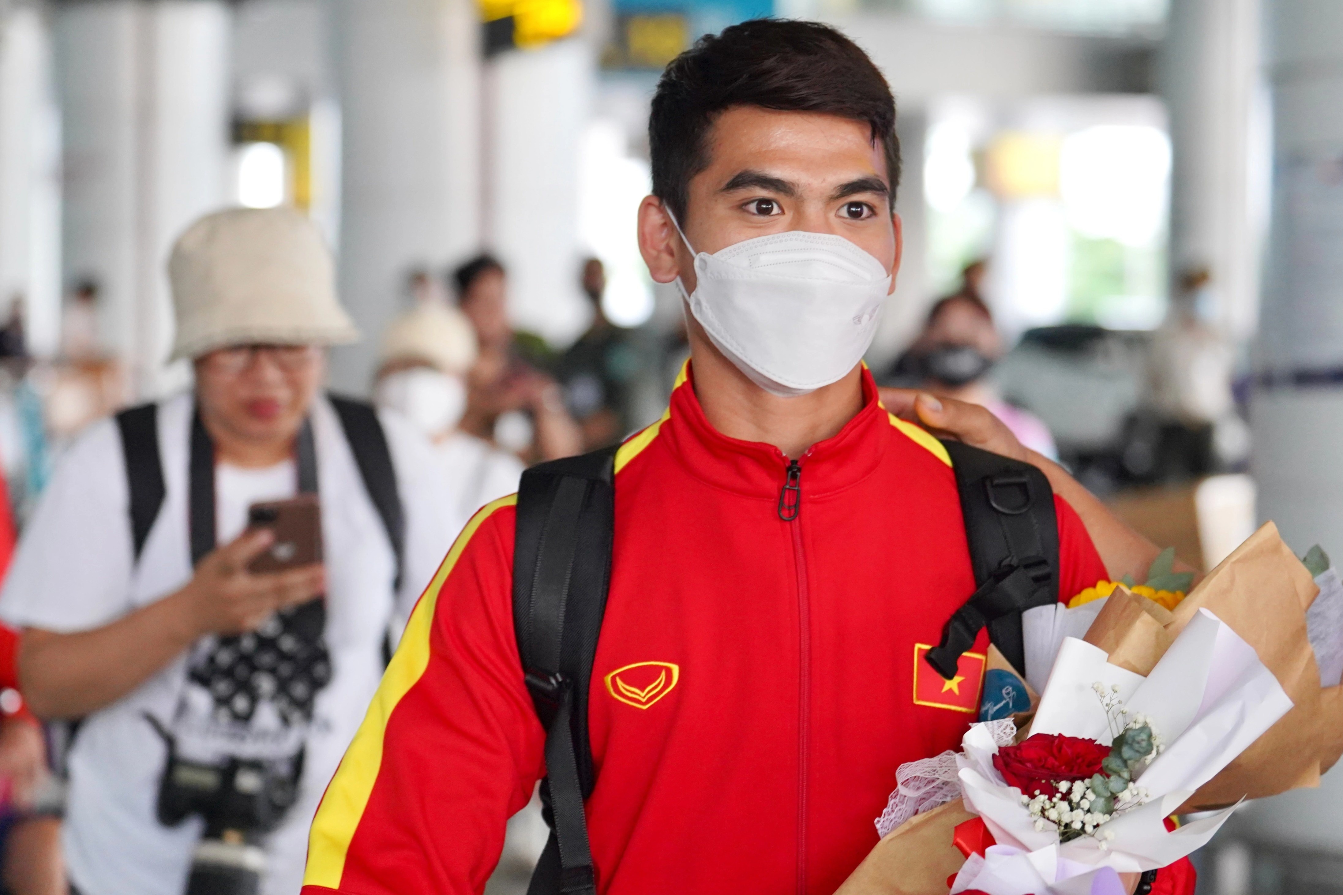 Van Khang: 'Gio toi chi muon ve nha an com thit rang, dau phu' hinh anh