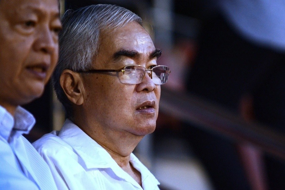 Chu tich FIFA chia buon su ra di cua cuu Chu tich VFF Le Hung Dung hinh anh