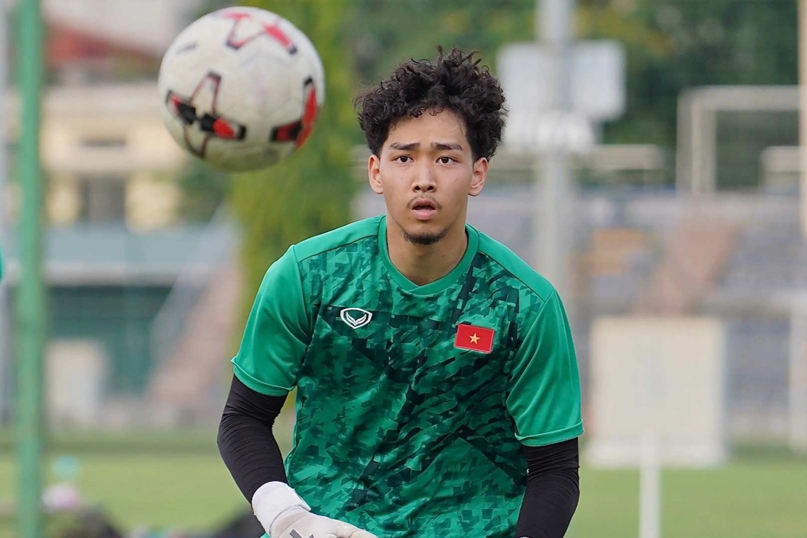 U19 Viet Nam thu viec thu mon Viet kieu Duc hinh anh